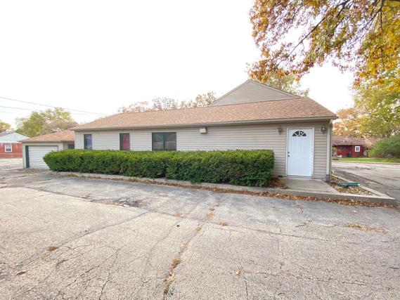 909 N. Ottawa Ave., Dixon, IL 61021