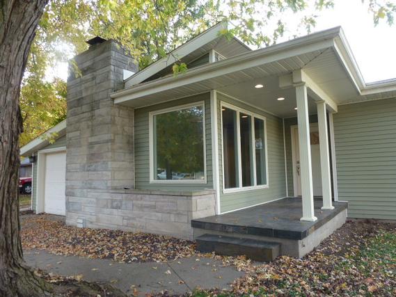 321 S. Walnut St., Clinton, IL 61727