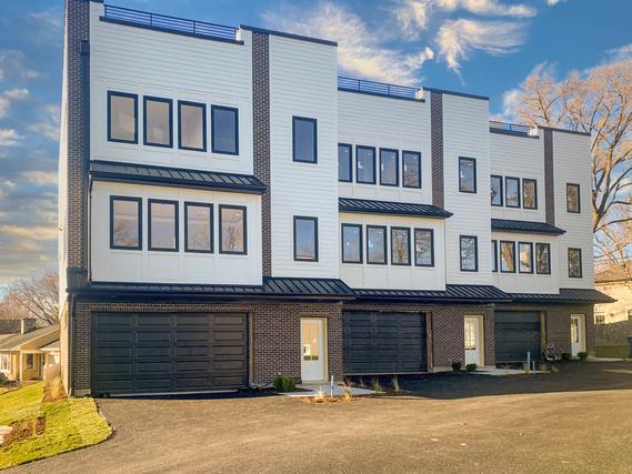 532 Rogers St., Downers Grove, IL 60515