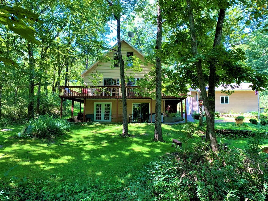 40 Catalina Dr., Putnam, IL 61560