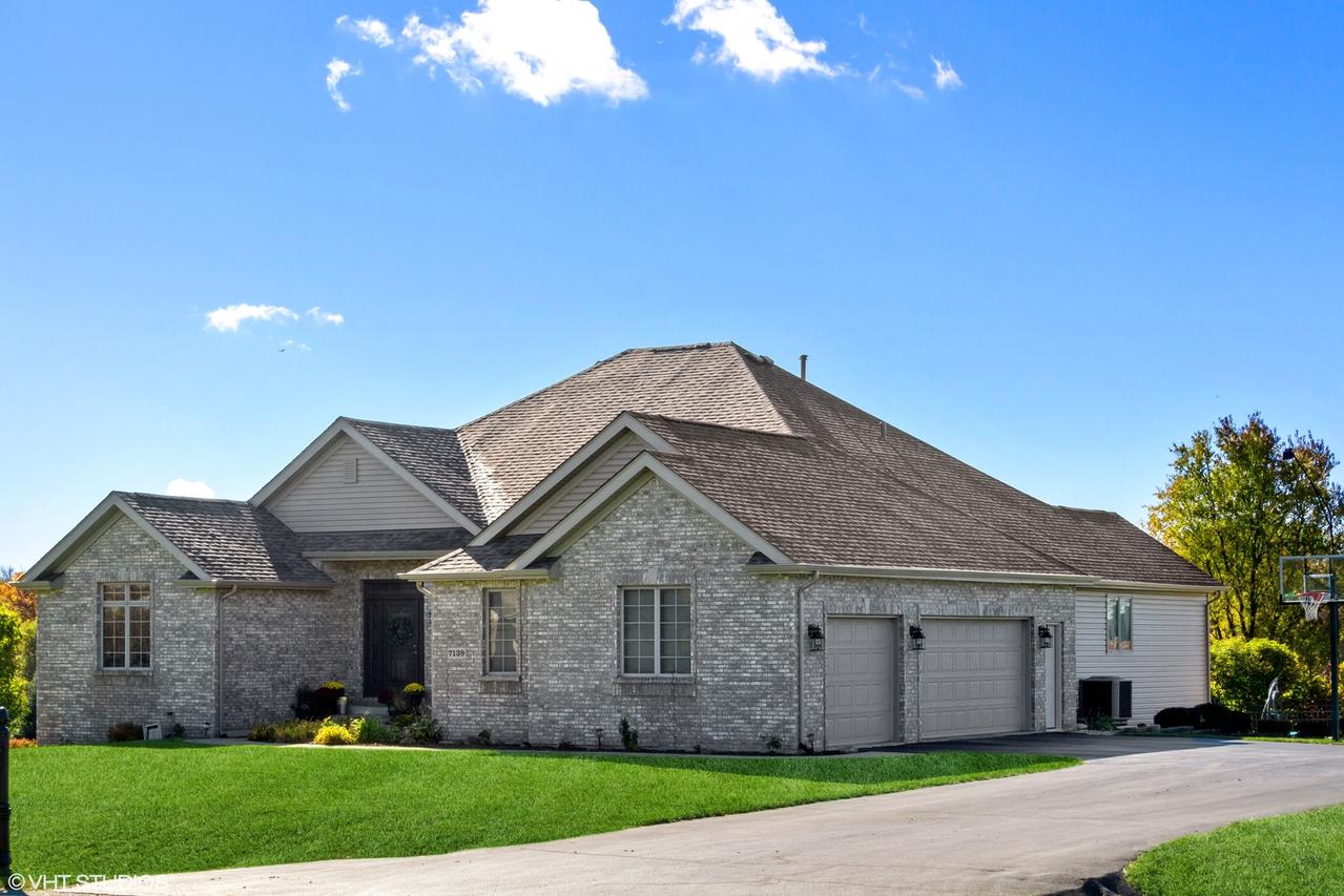 7139 Hawthorne Ridge, Roscoe, IL 61073