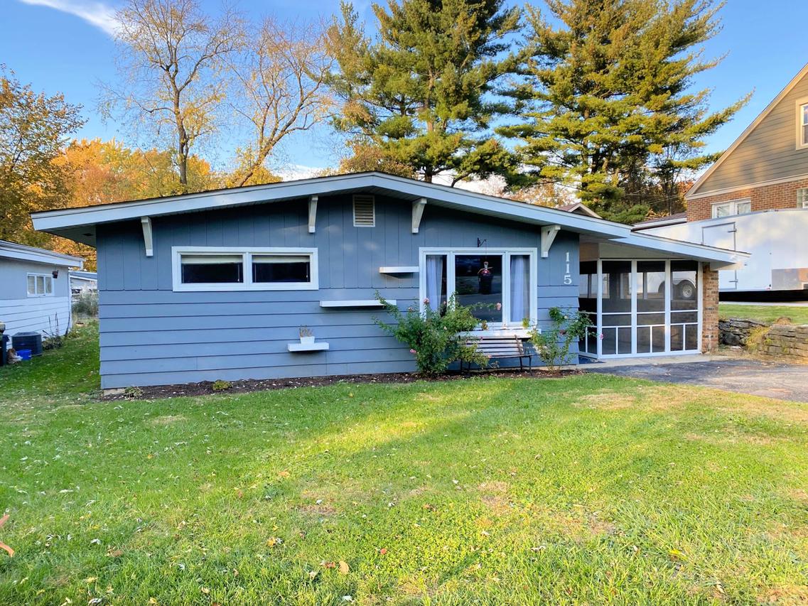 115 Maple Ave., North Aurora, IL 60542