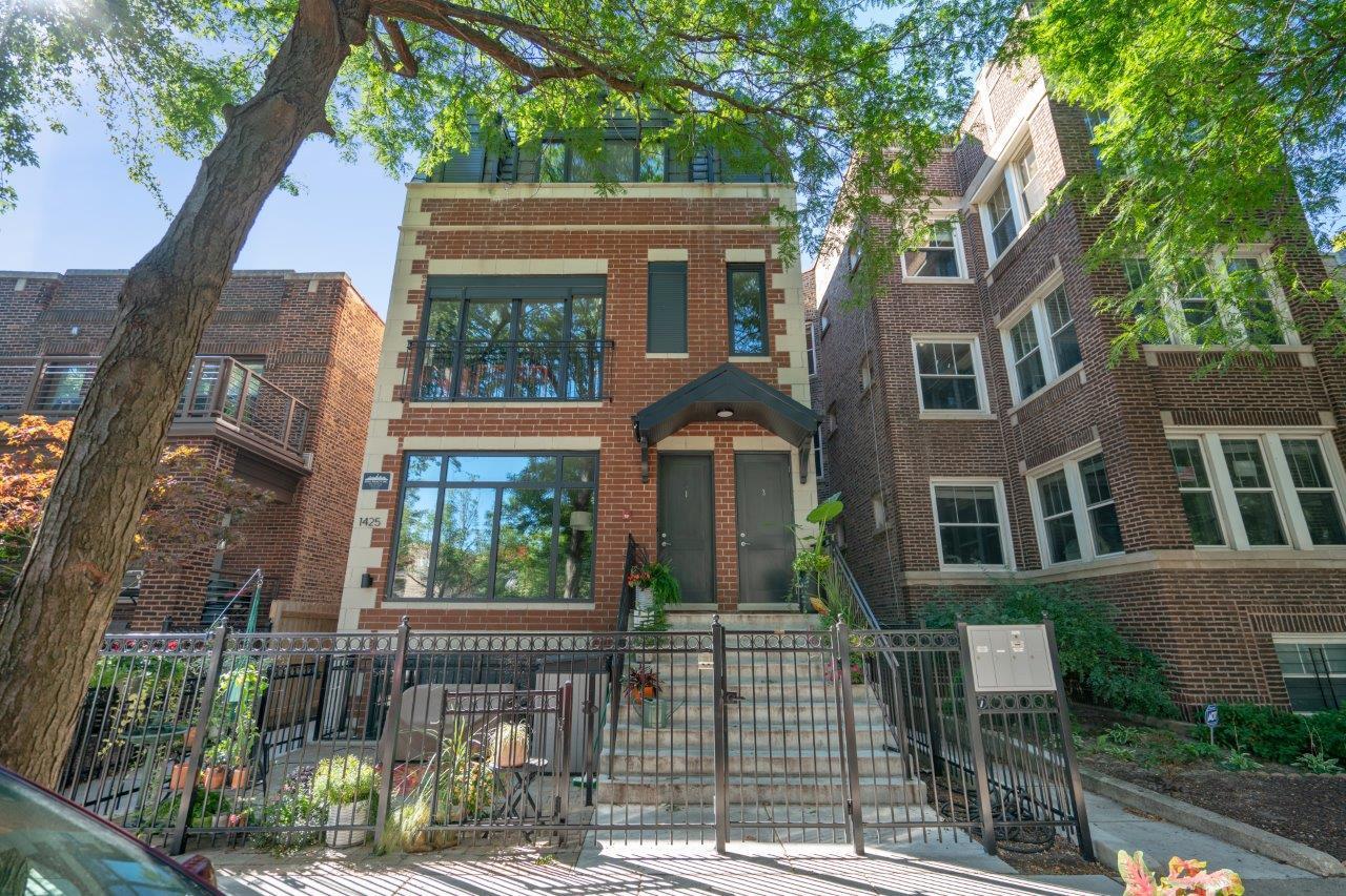 1425 W Gregory St., Chicago, IL 60640