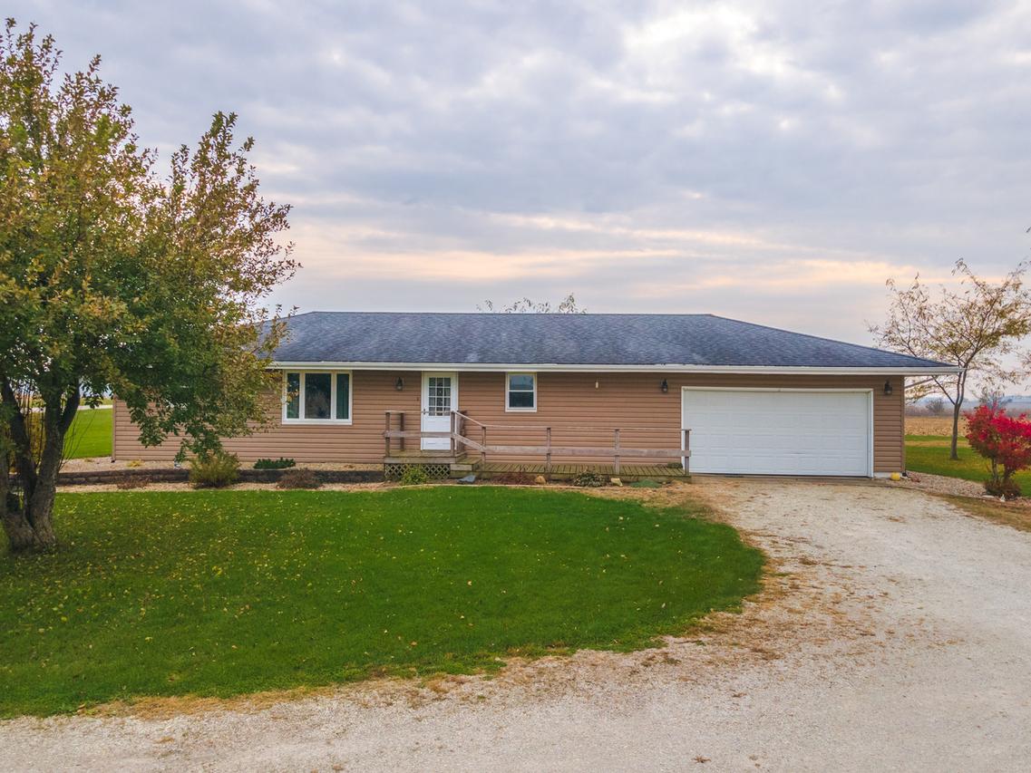 19663 N 3000 East Rd., Cullom, IL 60929