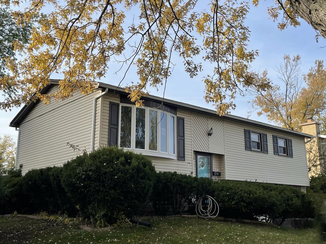 5917 Edward Dr., Oak Forest, IL 60452