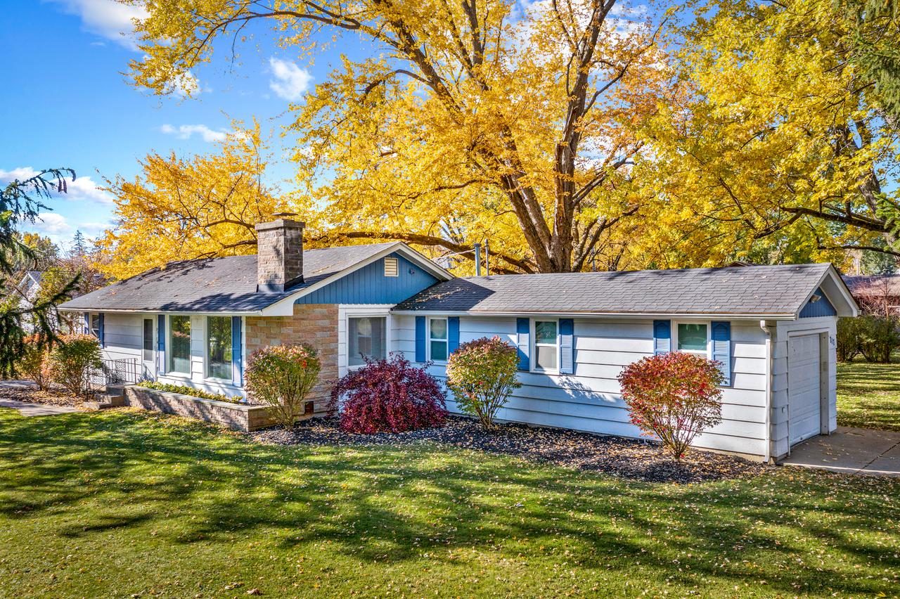 717 S Riverside Dr., Mchenry, IL 60050