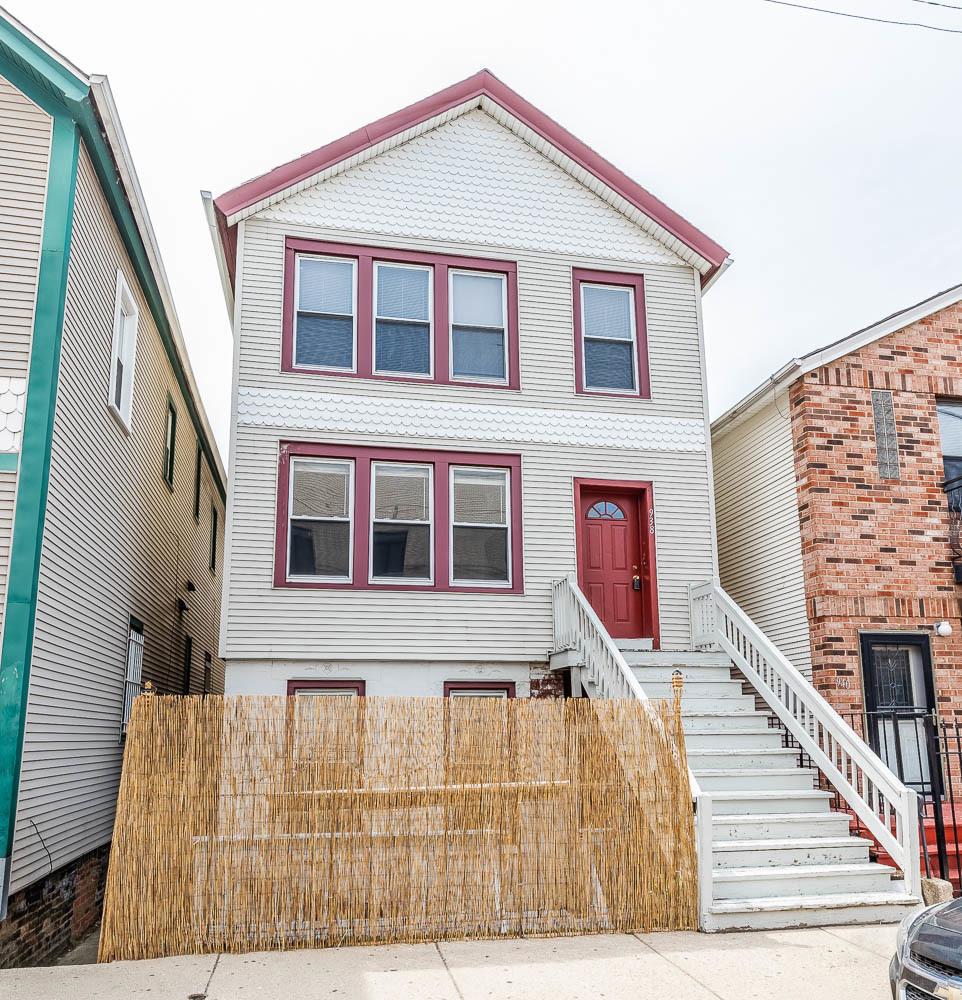 938 N Noble St., Chicago, IL 60642
