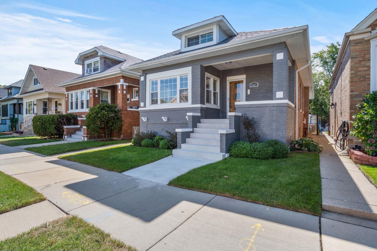 5941 W Warwick Ave., Chicago, IL 60634