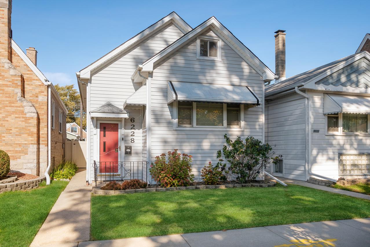 6228 W Henderson St., Chicago, IL 60634