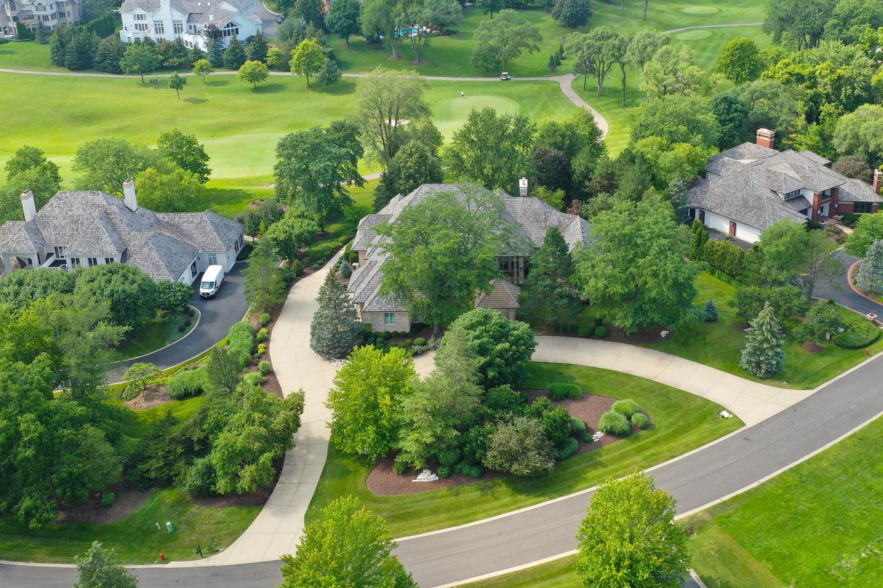 64 Hillburn Ln., North Barrington, IL 60010