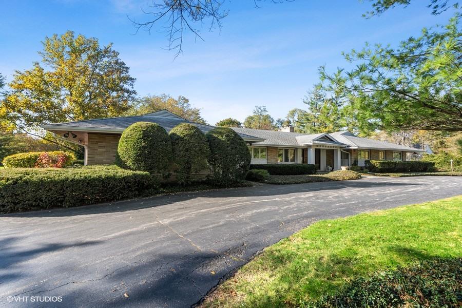 82 Locust Rd., Winnetka, IL 60093