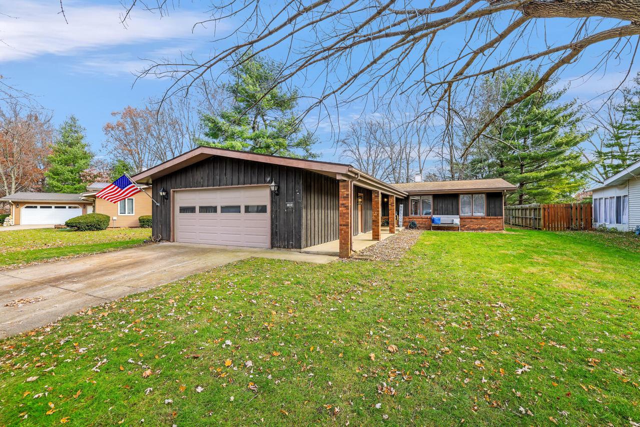 1004 Marietta Dr., Mahomet, IL 61853