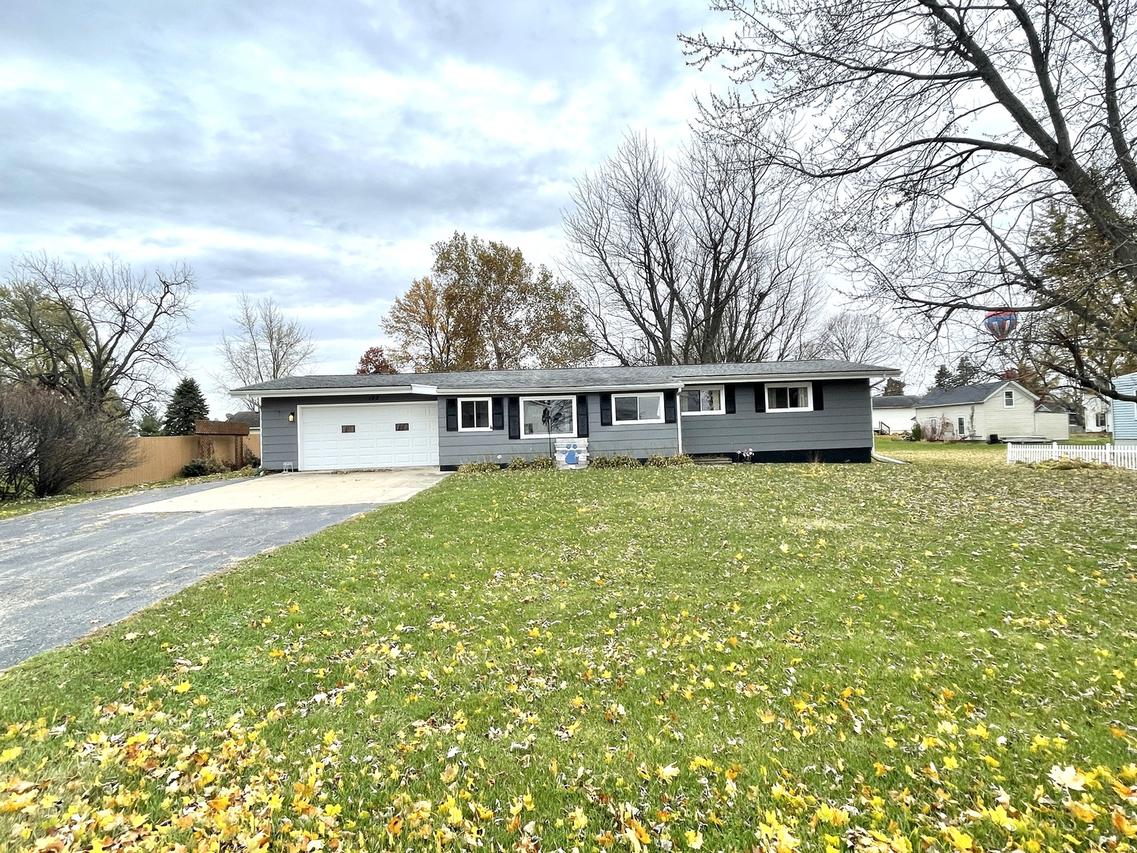 103 W 1st St., Malden, IL 61337