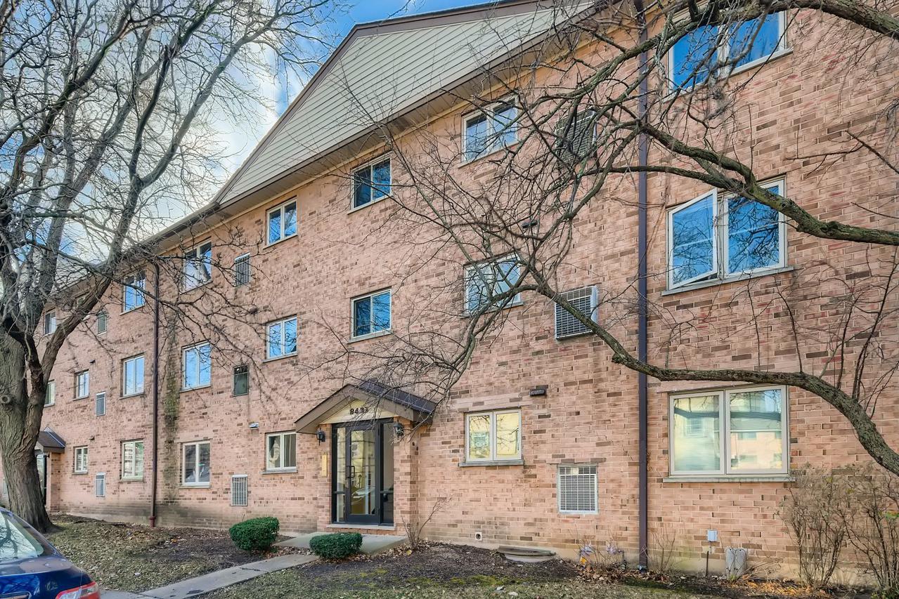 8423 W Gregory St. #102, Chicago, IL 60656