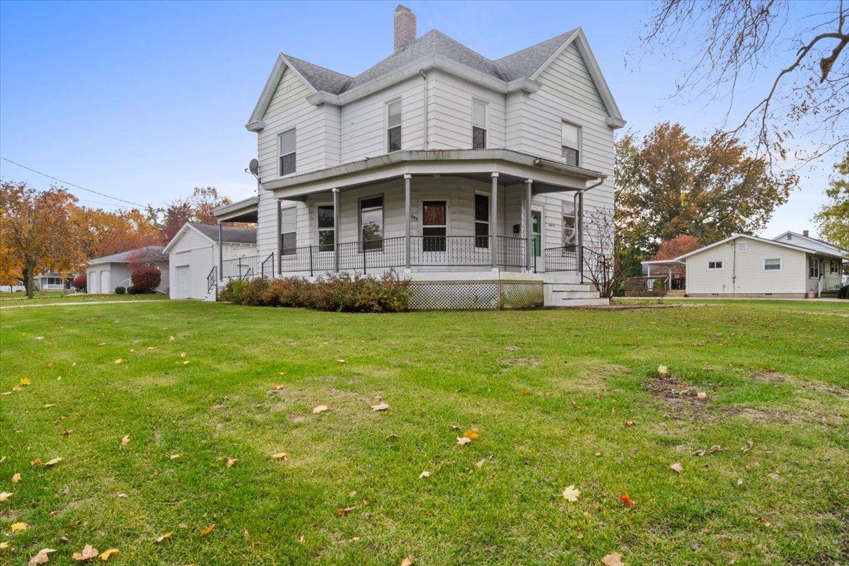 298 N Adams St., El Paso, IL 61738