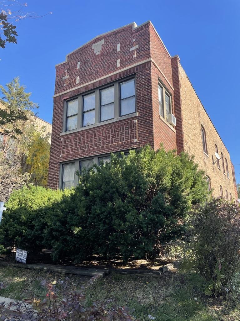 8251 S Green St., Chicago, IL 60620