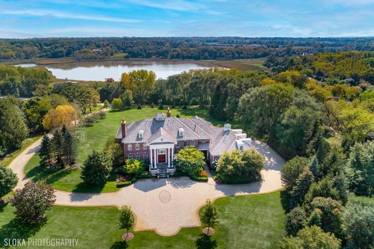 230 Otis Rd., Barrington Hills, IL 60010