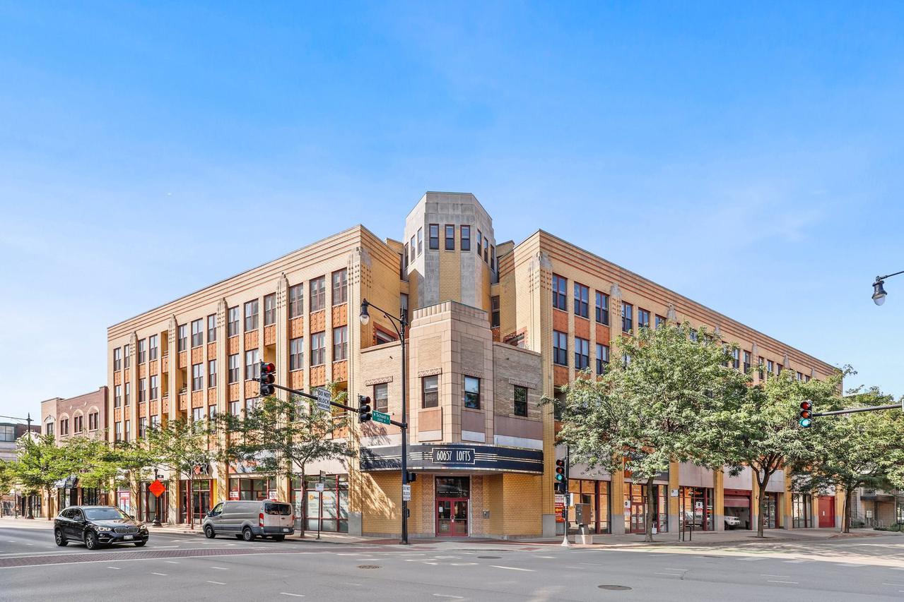 1645 W School St. #219, Chicago, IL 60657