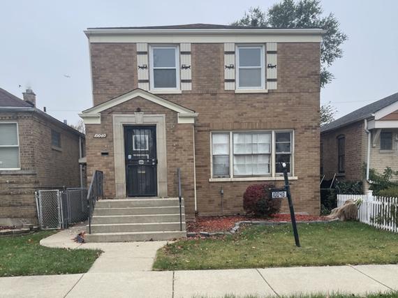 10040 S. Eberhart Ave., Chicago, IL 60628