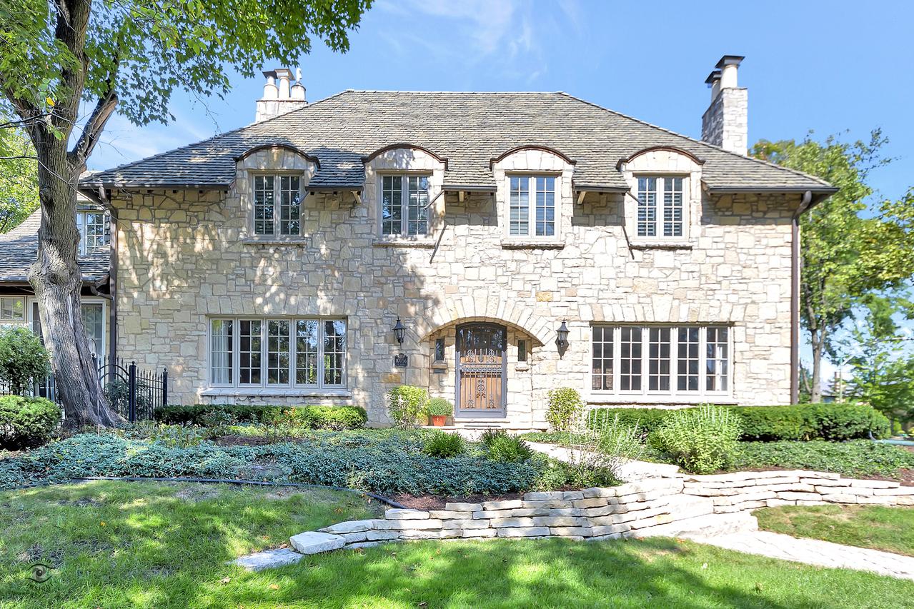 10056 S Hoyne Ave., Chicago, IL 60643