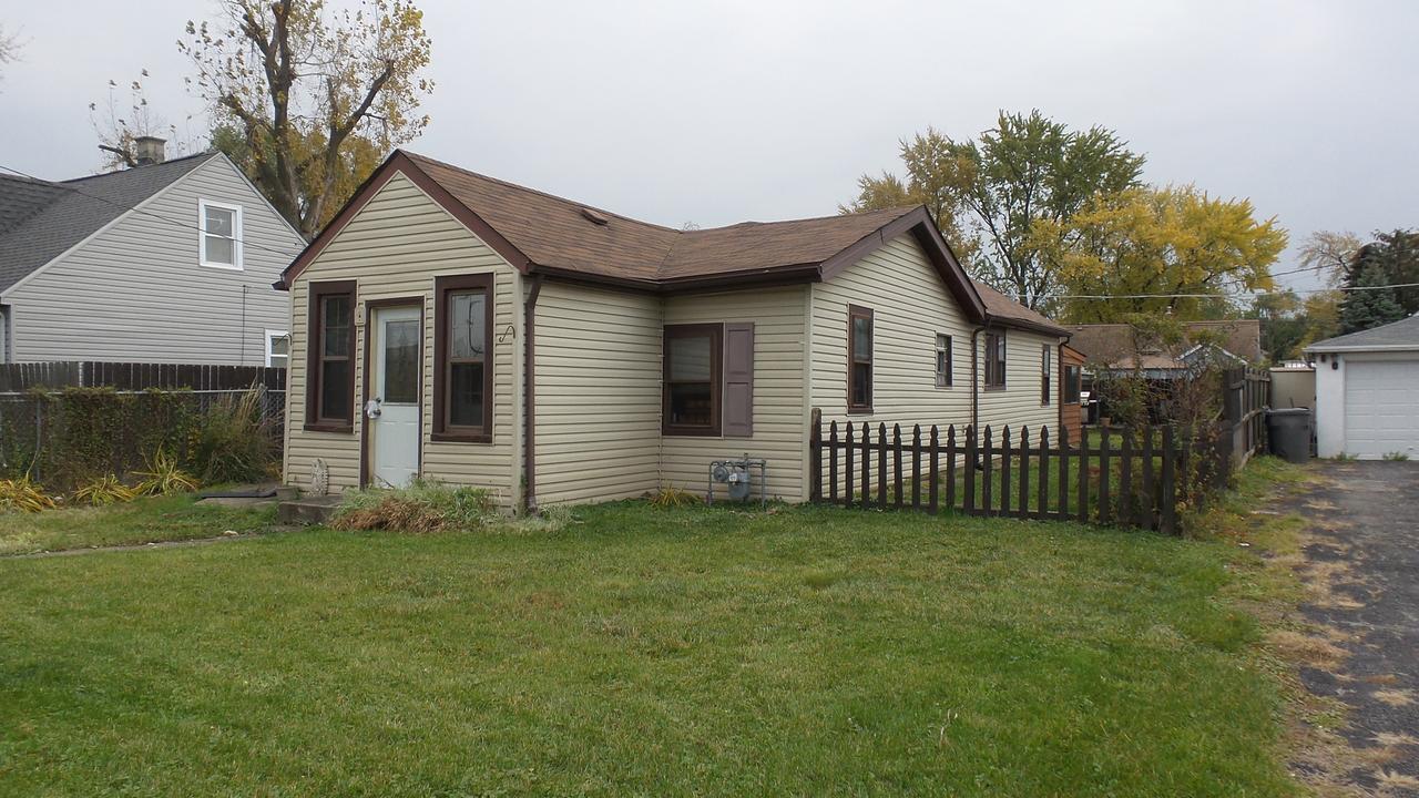 7015 W 72nd St., Nottingham Park, IL 60638