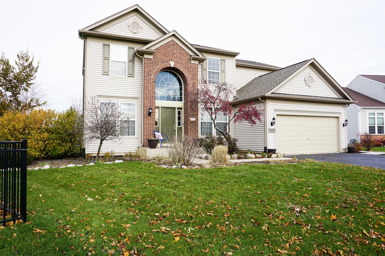 3126 Erika Ln., Carpentersville, IL 60110