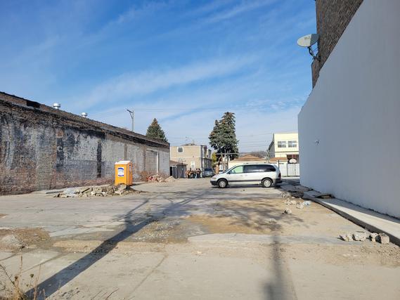 5520 W. Division St., Chicago, IL 60651