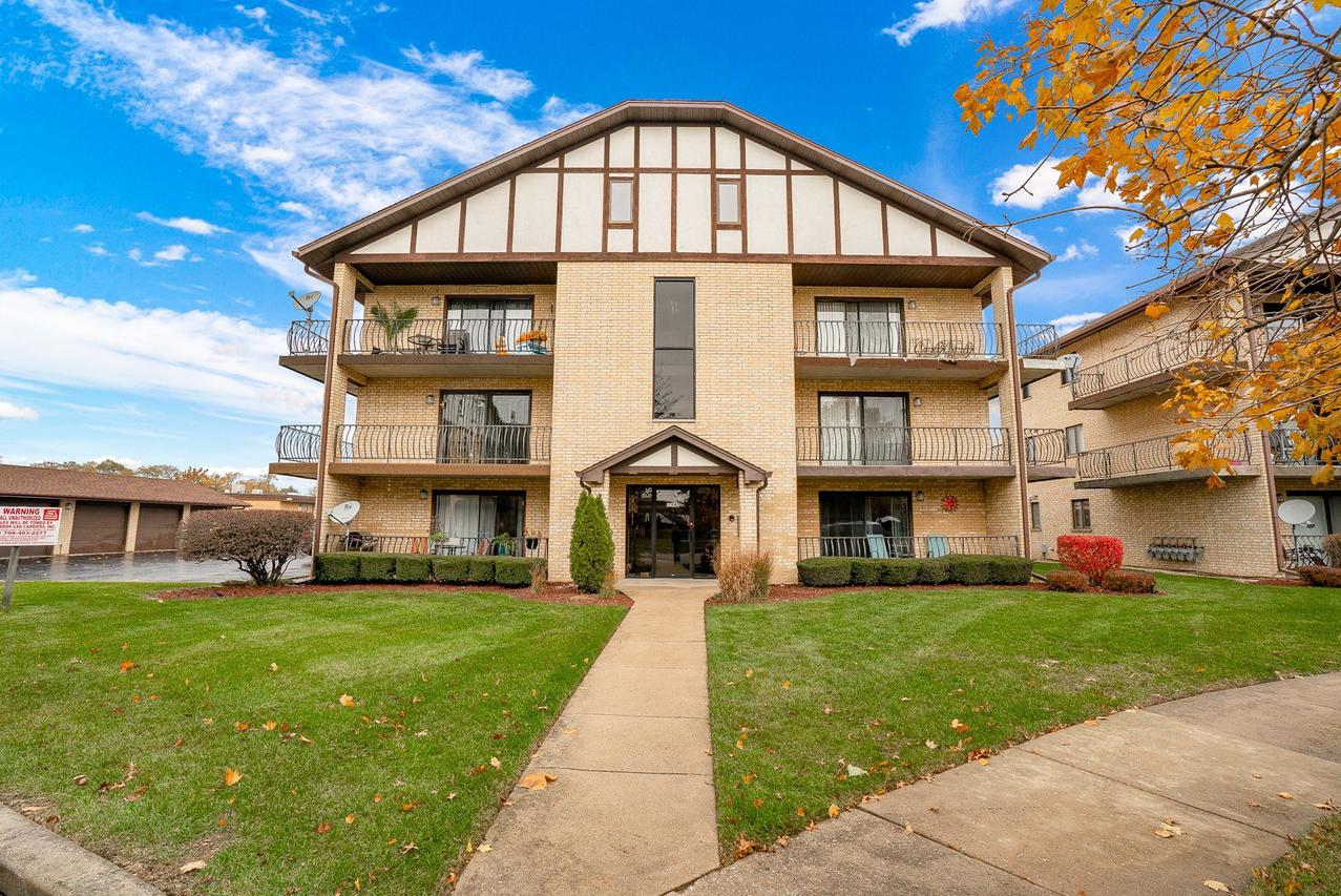 17940 Royal Oak Ct. #2E, Tinley Park, IL 60477