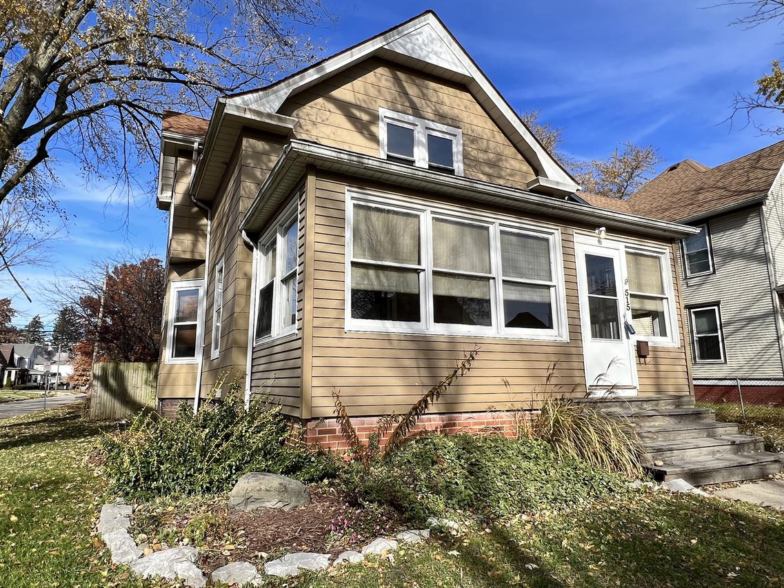 515 W Jefferson St., Clinton, IL 61727
