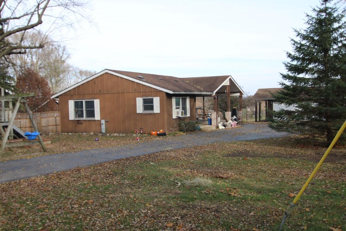 9953 Old River Rd., Roscoe, IL 61073