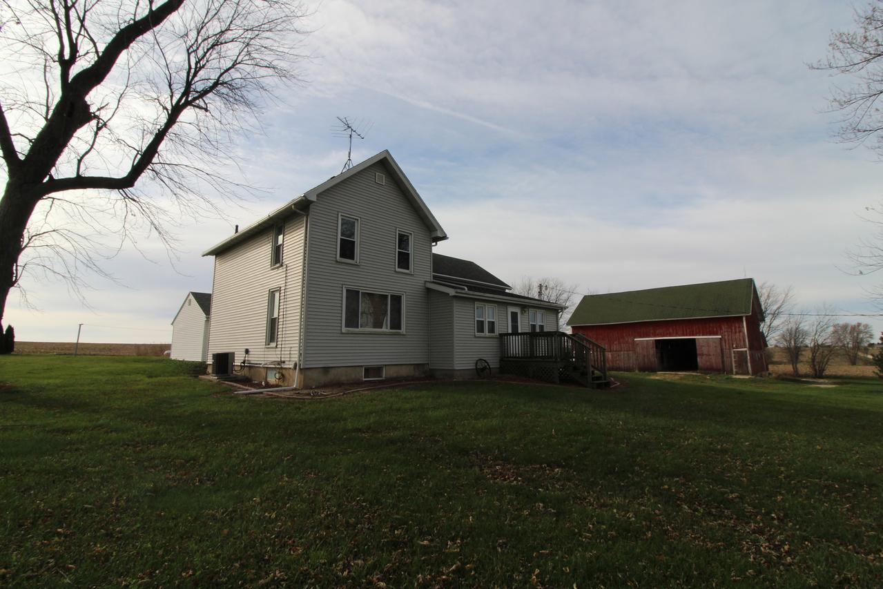 3543 W Prairie Rd., Freeport, IL 61032
