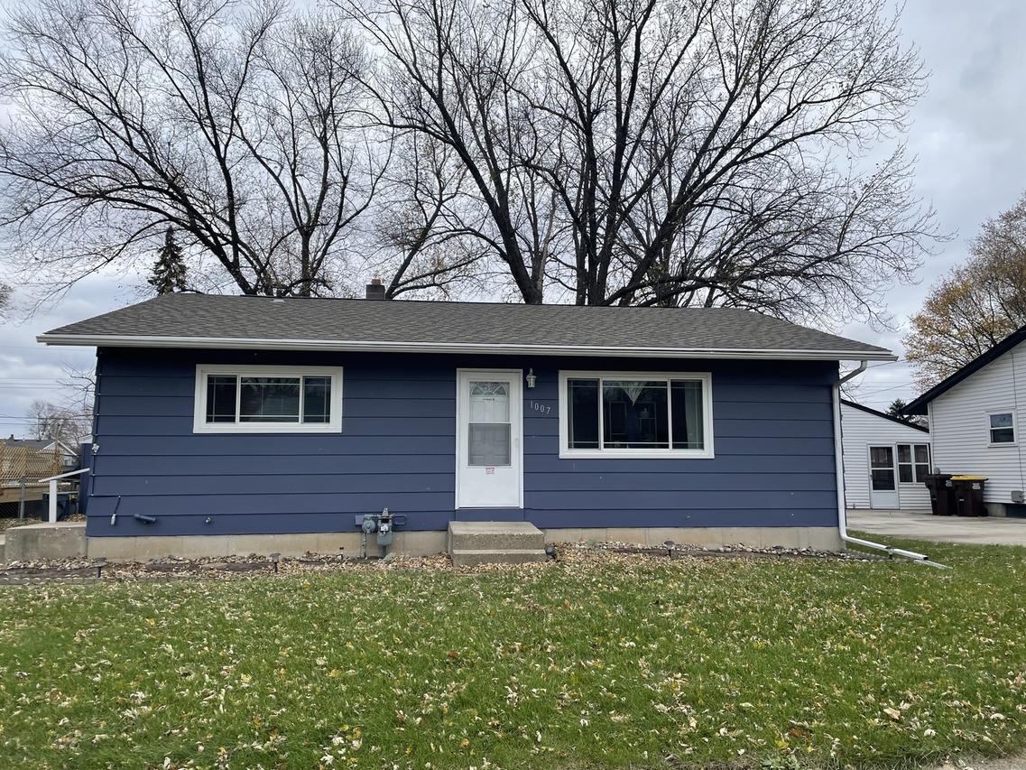 1007 Colonial Dr., Machesney Park, IL 61115