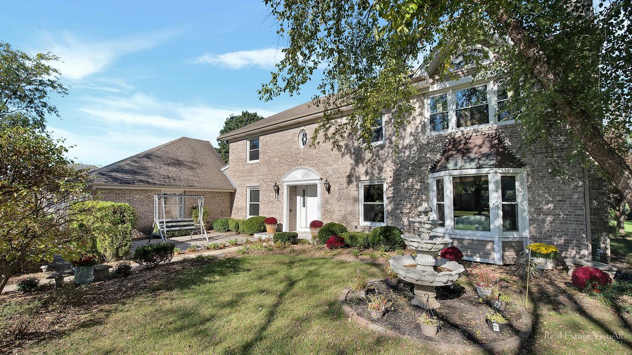 2200 Periwinkle Ln., Algonquin, IL 60102