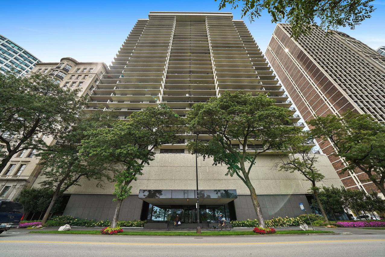 1212 N Lake Shore Dr. #8CN, Chicago, IL 60610