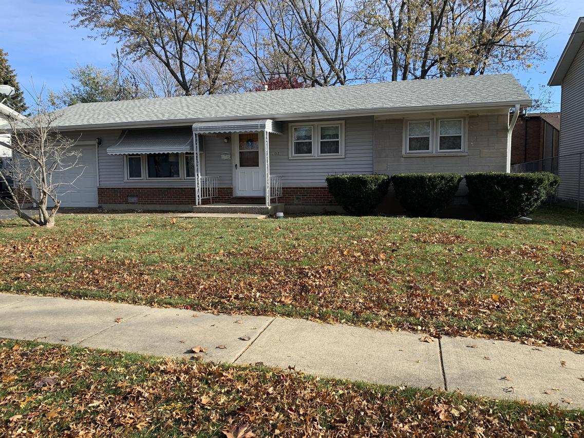 105 Shadywood Ln., Elk Grove Village, IL 60007