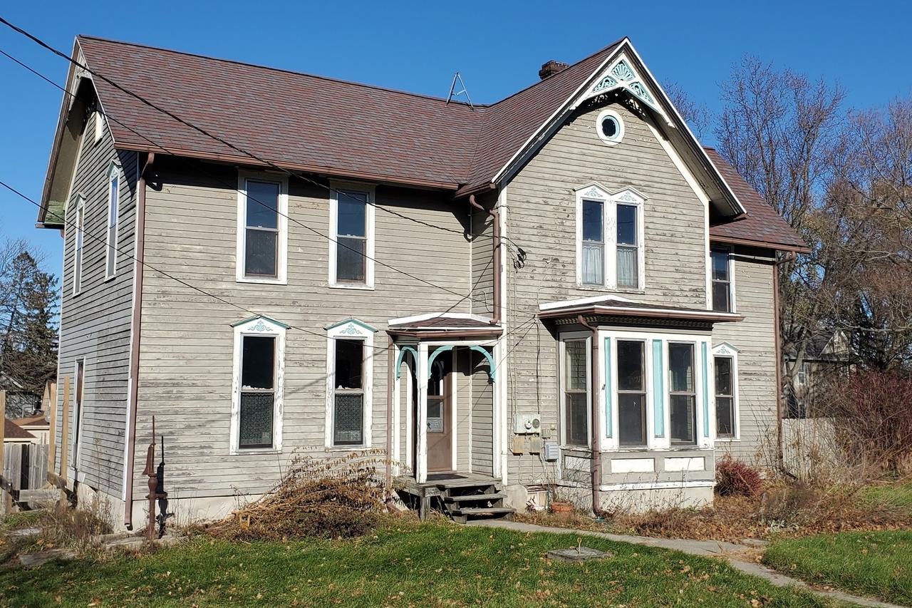 301 W Winnebago St., Winnebago, IL 61088