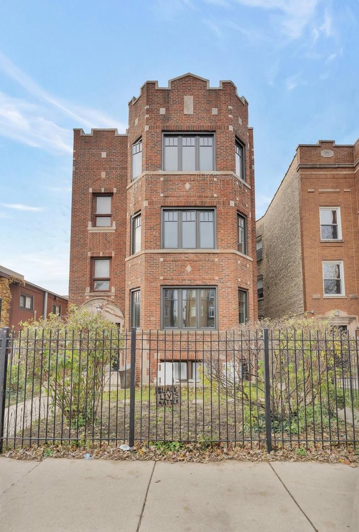 7352 N Winchester Ave., Chicago, IL 60626