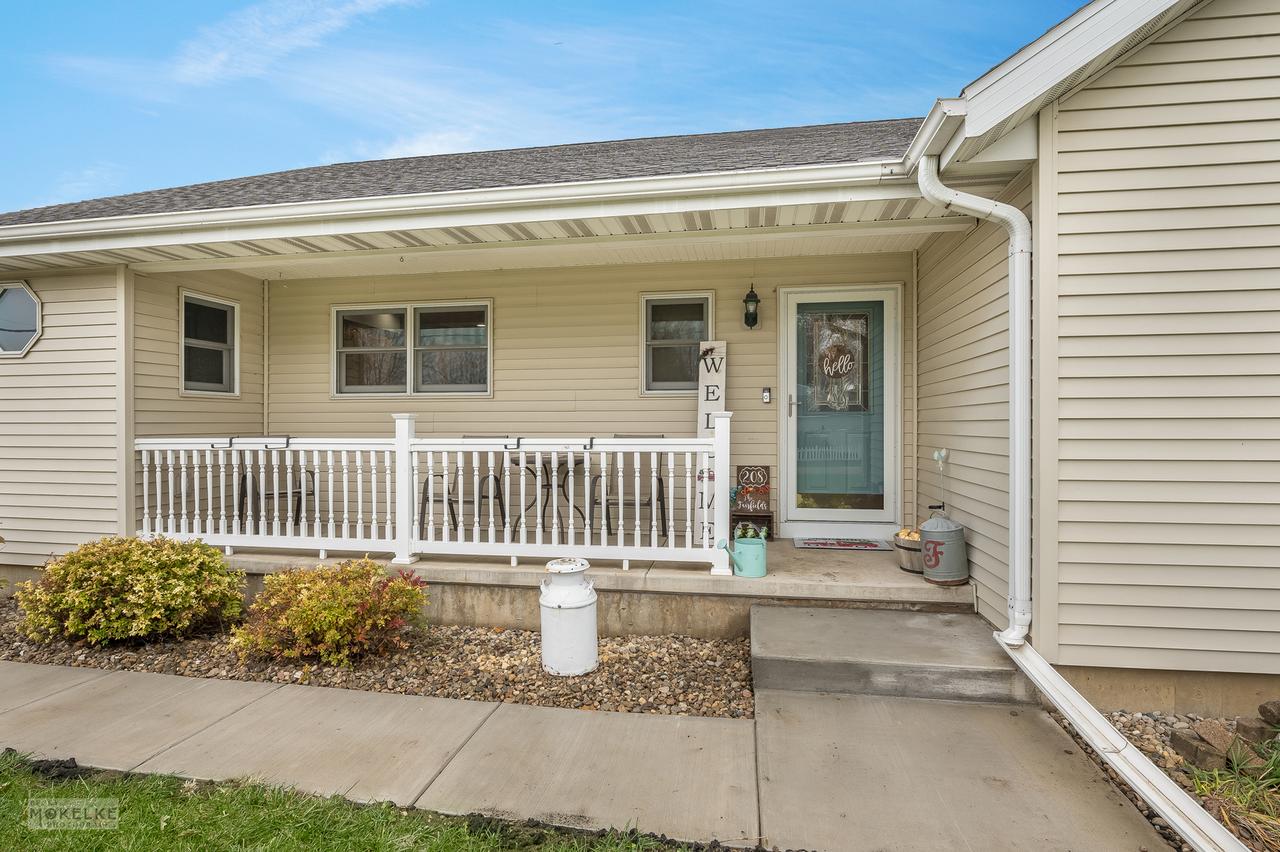 208 Maple St., Paw Paw, IL 61353