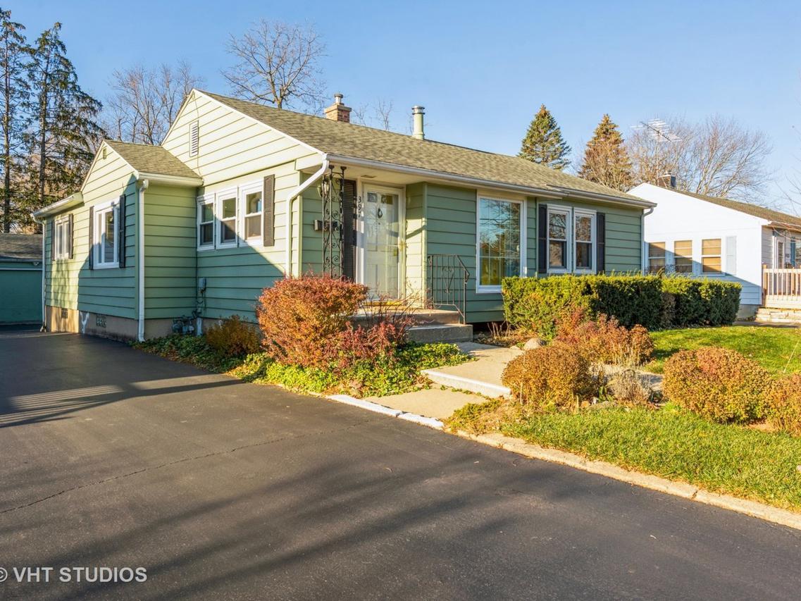 397 Douglas Ave., Crystal Lake, IL 60014