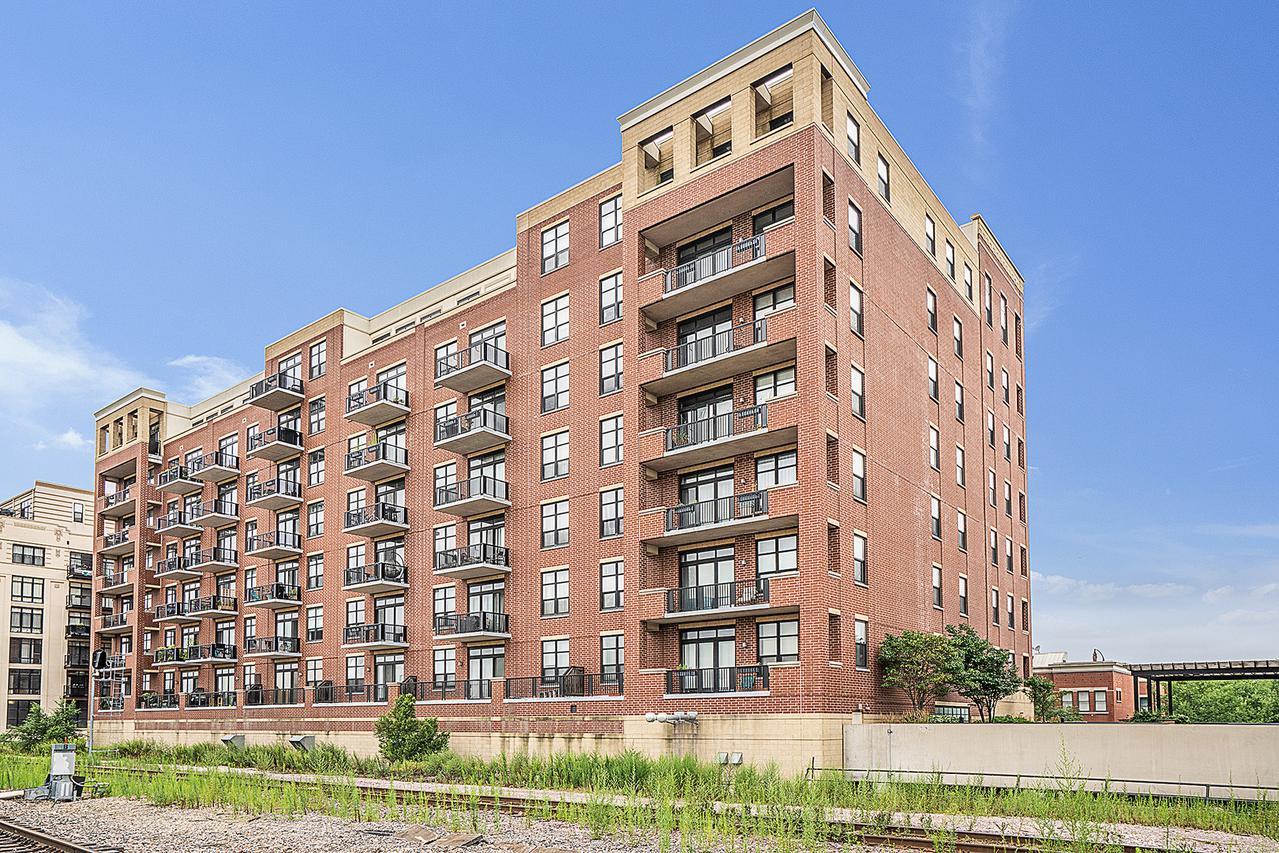 833 W 15th Pl. #802, Chicago, IL 60608