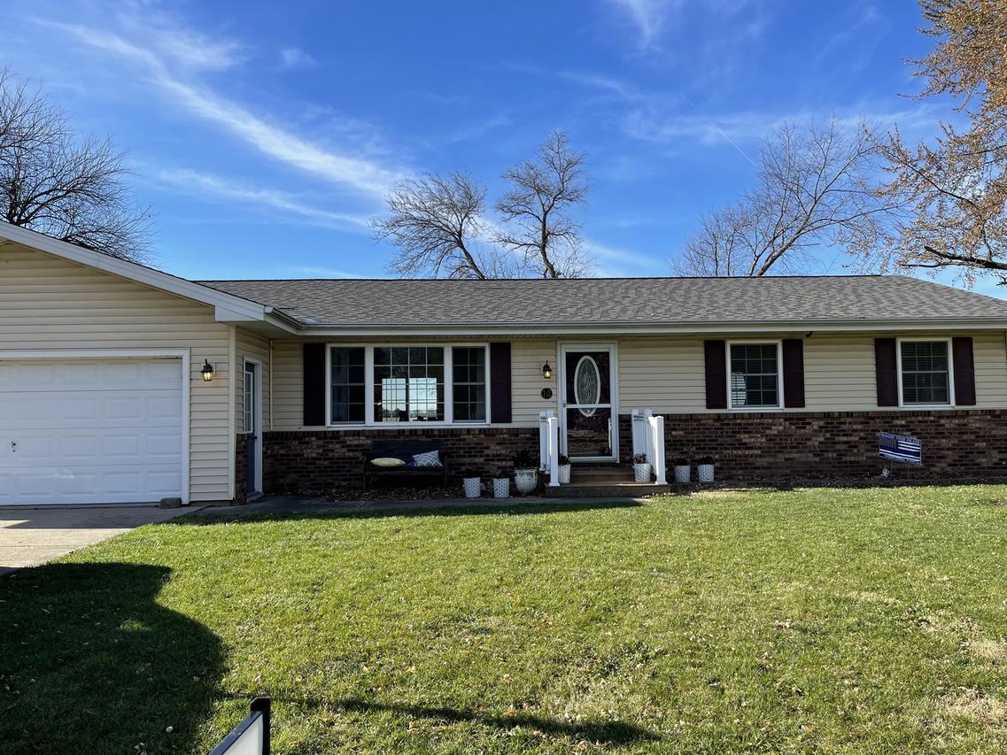 10 James Ct., Sidney, IL 61877
