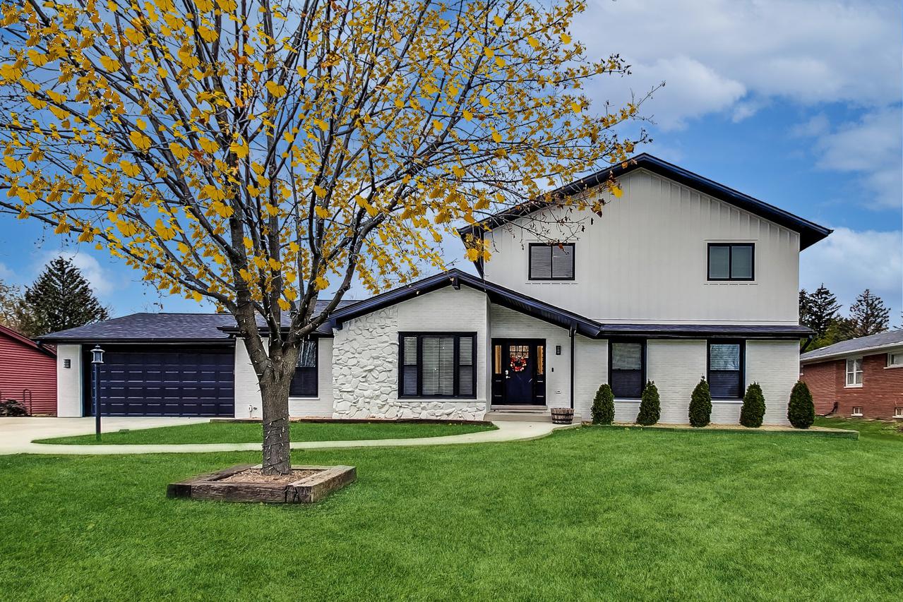 6714 Clarendon Hills Rd., Darien, IL 60561