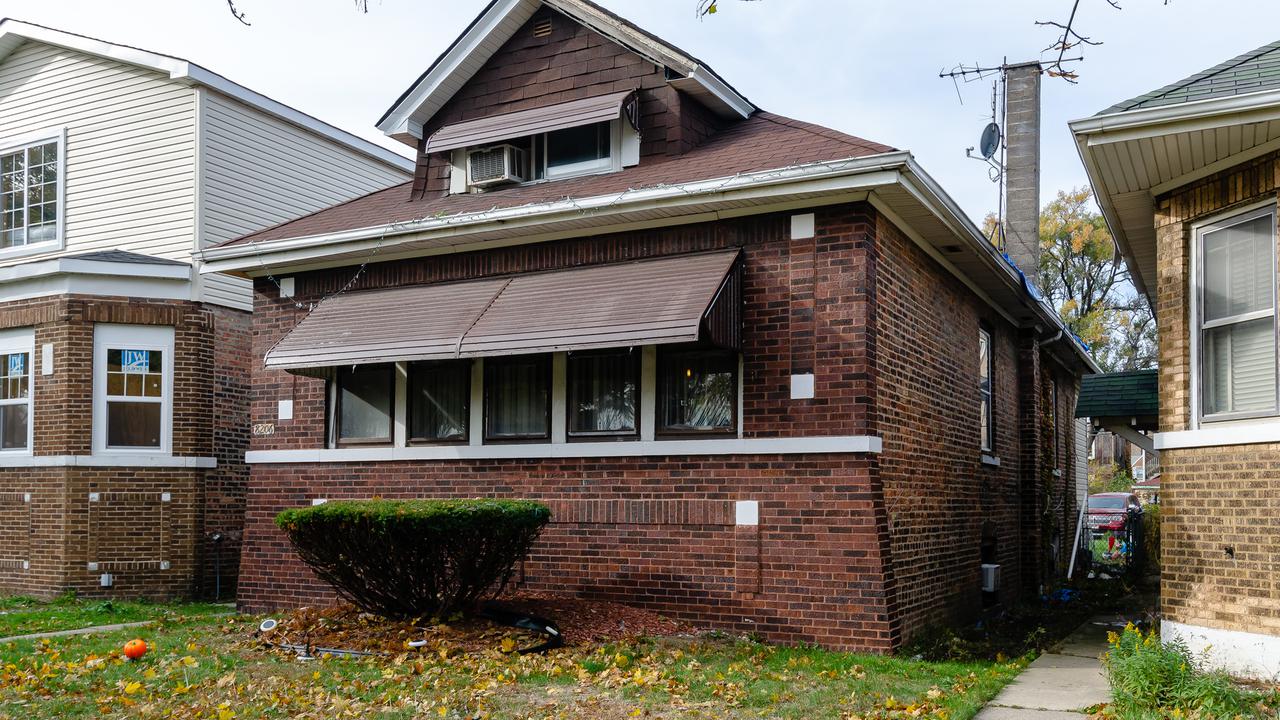 8206 S Prairie Ave., Chicago, IL 60619