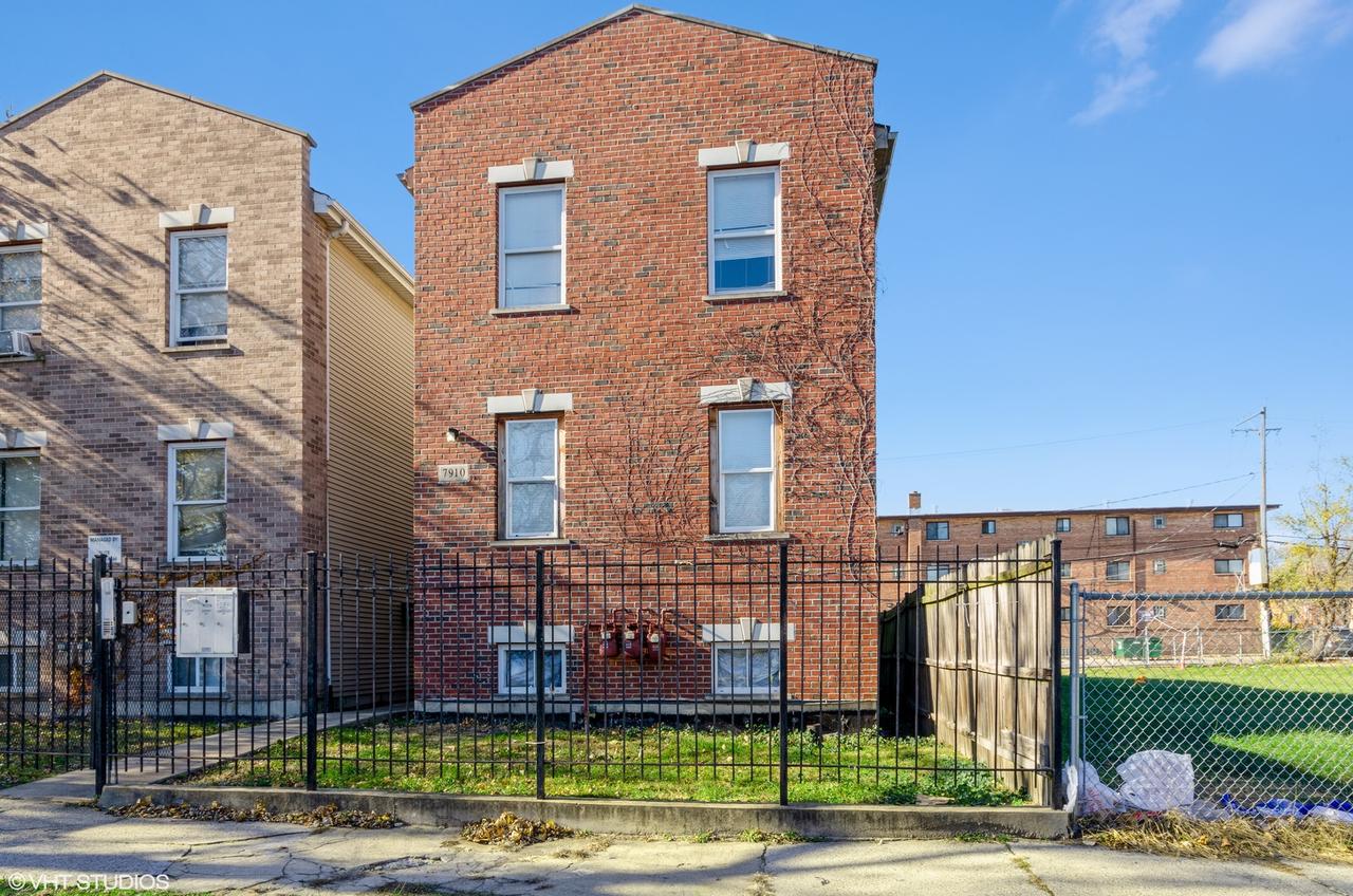 7910 S Greenwood Ave., Chicago, IL 60619