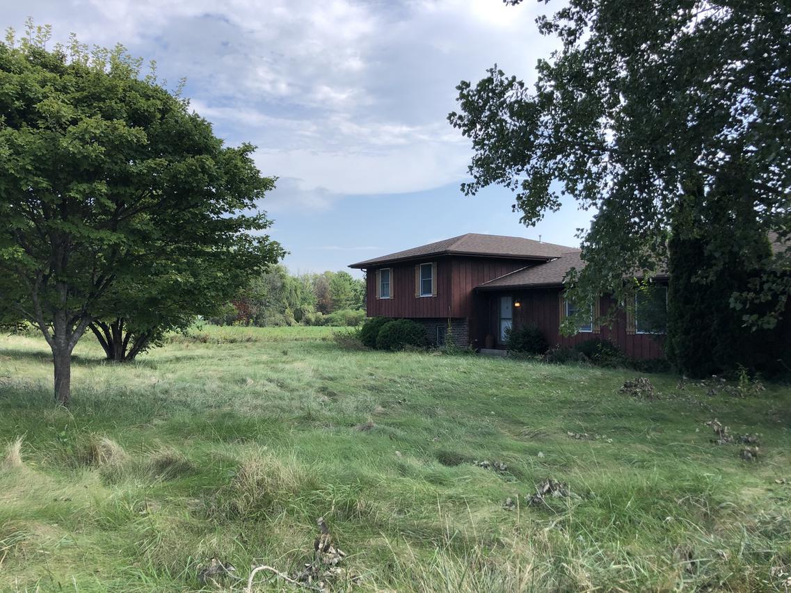934 Vilman Rd., Plano, IL 60545