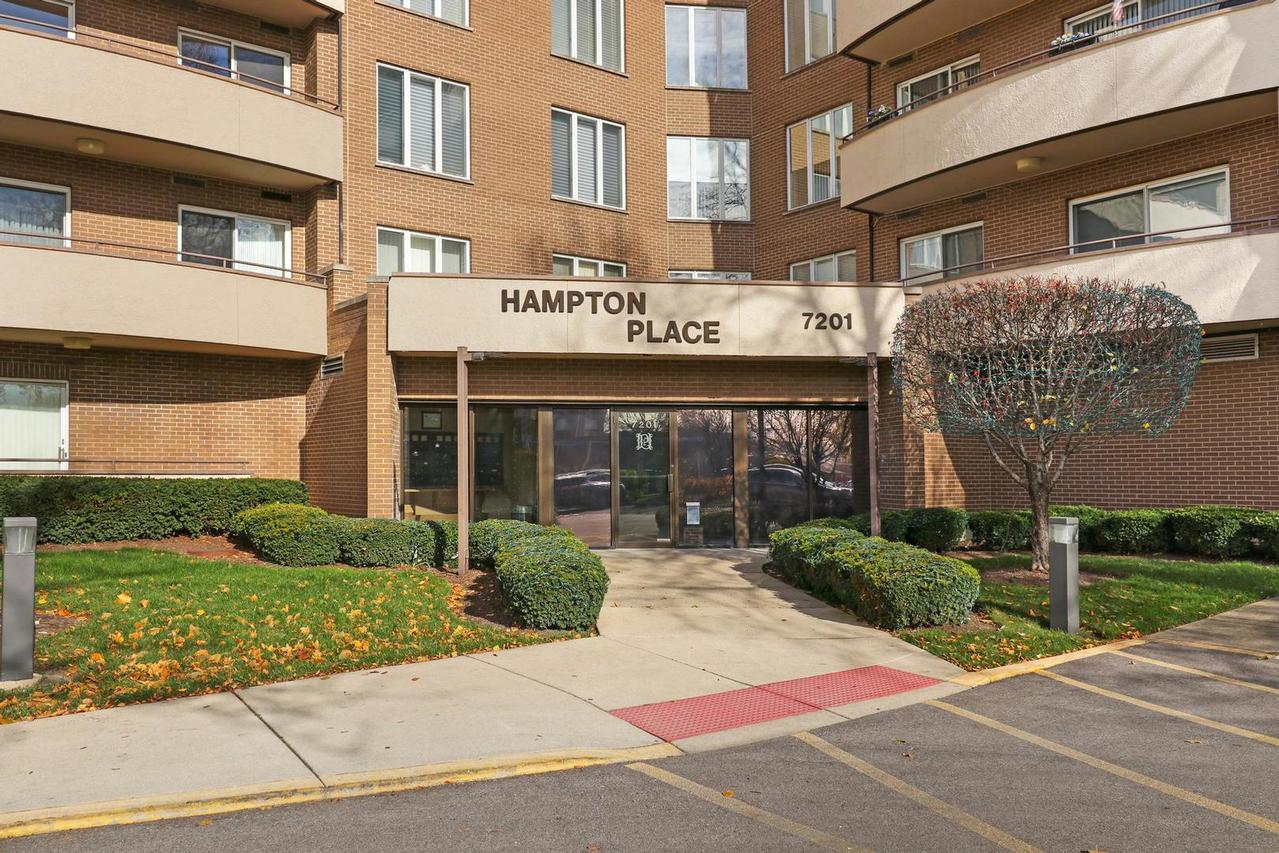 7201 N Lincoln Ave. #401, Lincolnwood, IL 60712