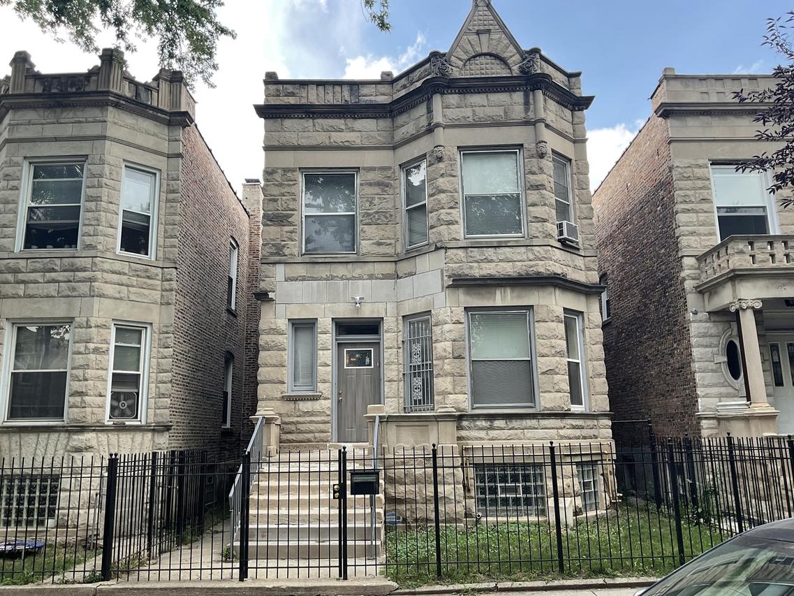 3834 W Monroe St., Chicago, IL 60624