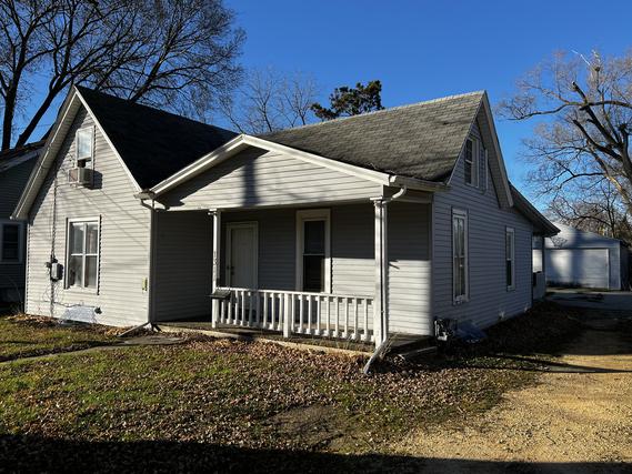 1311 W 6th St., Dixon, IL 61021