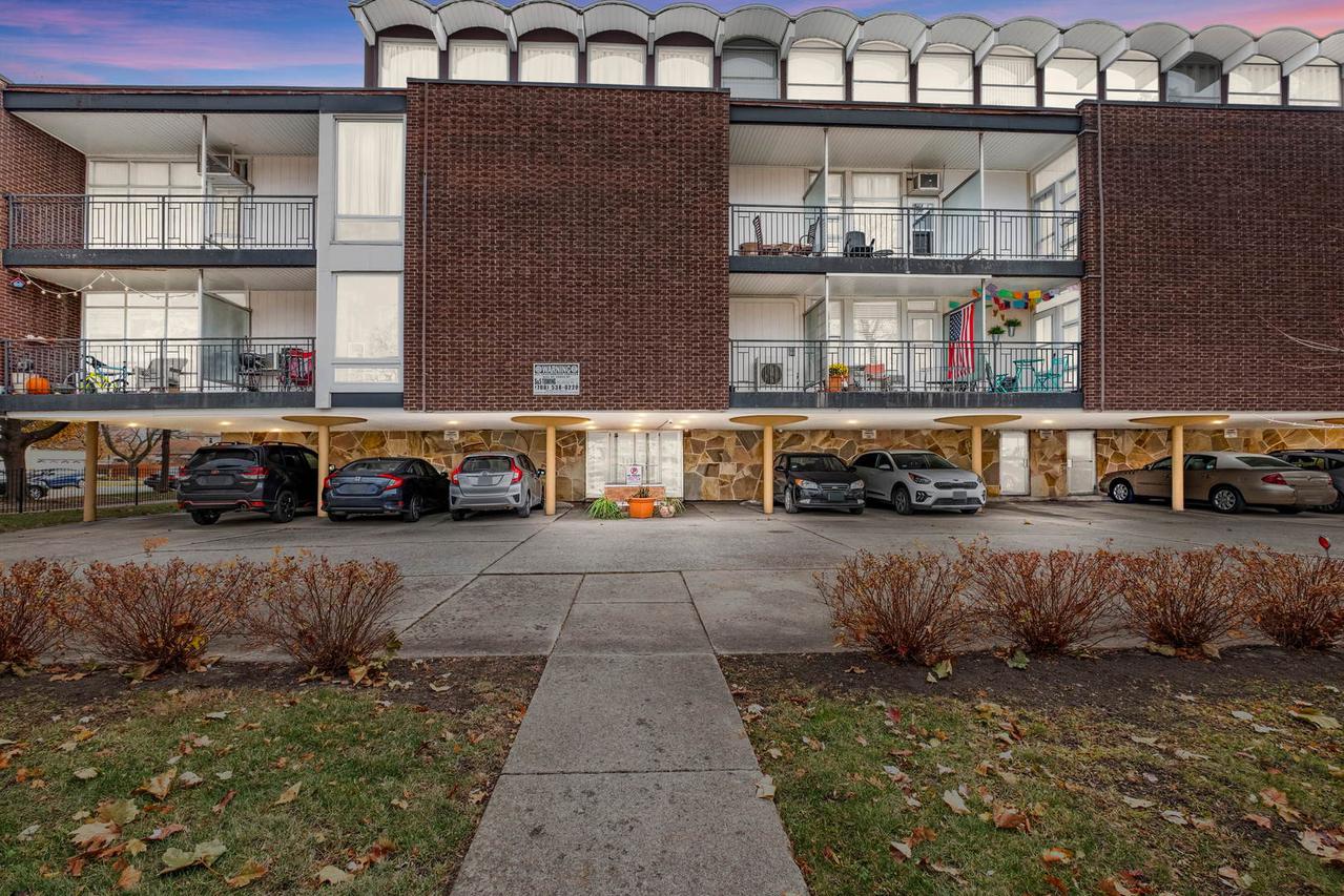 6121 W Higgins Ave. #A1, Chicago, IL 60630
