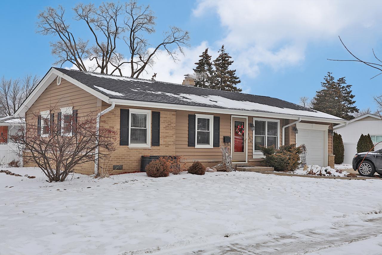 346 Birchwood Ave., Elk Grove Village, IL 60007